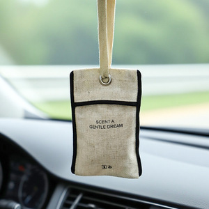 Diffuseur de parfum pour voiture Cotton Way, pendentif désodorisant en coton à suspendre pour l'intérieur de la voiture, parfum doux de rêve. - Product Image 1