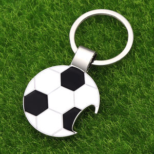 Football <span class=keywords><strong>tire</strong></span>-<span class=keywords><strong>bouchon</strong></span> ouvre-bouteille porte-clés créatif en alliage <span class=keywords><strong>de</strong></span> Zinc ballon <span class=keywords><strong>de</strong></span> Football en forme <span class=keywords><strong>de</strong></span> porte-clés ouvre-bière pendentif ouvre-bouteille cadeau - Product Image 1