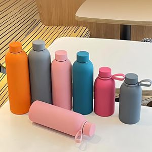 Bouteille d'eau isotherme en acier inoxydable à double paroi, personnalisable avec logo, pour sport, à petite ouverture, revêtement thermique en caoutchouc, vente en gros usine - Product Image 5