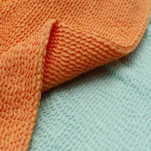 Tela de Jacquard de Punto por Trama de Poliéster Súper Grueso OEM, Tela Arrugada de Moda, Tela Seersucker Arrugada - Product Image 4