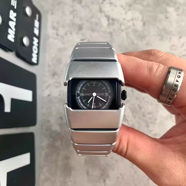 2025 Fashion Trend Y2K Quartz Watches Future Tech Style Dial Plate 18mm Plastic Steel Band Watch for Men Reloj