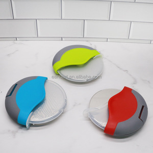 Strumenti di cottura portatili in acciaio inox Pizza affettatrice LOGO personalizzato Mini Pizza Cutter con coperchio - Product Image 3