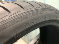 Neumático para Auto de Pasajeros HABILEAD KAPSEN HF330 195/55R16 195/50R16 205/45ZR16 205/50ZR16 Precio al por Mayor Neumático UHP para Auto Deportivo