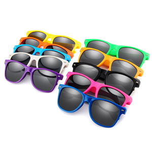 Logotipo personalizado Gay Lesbian Pride Parade Rainbow Gafas de sol Bisexual Rainbow Love Eventos promocionales Regalos Perfecto <span class=keywords><strong>para</strong></span> el mes del orgullo - Product Image 1