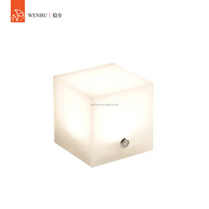 Lámpara de Mesa Recargable Minimalista de Alabastro Español para Hotel, Villa o Salón - Product Image 1