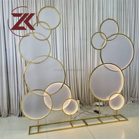 Supports circulaires lumineux LED personnalisés ZKAI Glow Moon Rings et arche métallique pour décoration de mariage