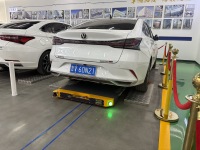 Système de garage de stationnement robotisé AGV avec capacité de 2350 kg