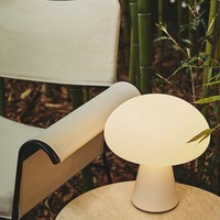 Lampe de table de style moderne veilleuse tactile en plastique blanc style champignon blanc décoration intérieure veilleuse LED rechargeable