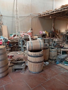 Baril de vieillissement de bière en bois de chêne artisanal et écologique Blue Lotus Farm avec conception hermétique - Product Image 5