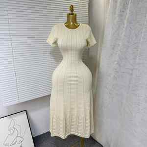 Robe en tricot élégante à col rond, à manches courtes, à perles, à découpes, cintrée et amincissante pour femmes, Maxfree - Product Image 3