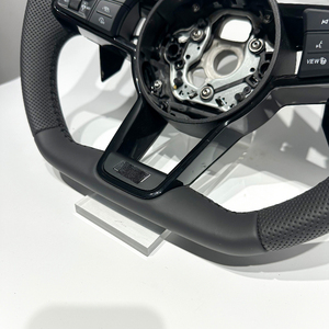 Volant en cuir Alcantara et carbone personnalisé en direct d'usine pour <span class=keywords><strong>Audi</strong></span> R8 A3 A4 B9 A5 B8 A6 C7 A7 S3 S4 RS3 RS5 RS7 <span class=keywords><strong>RS6</strong></span> C8 - Product Image 3