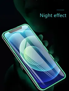 Protecteur d'écran lumineux en <span class=keywords><strong>silicone</strong></span> multicolore phosphorescent 9h en verre trempé pour <span class=keywords><strong>Iphone</strong></span> 11 12 13 14 Pro Max - Product Image 4