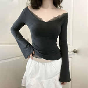 Chemise élégante en tricot extensible à manches longues évasées et col en V en dentelle pour femmes, coupe ajustée, style décontracté pour tous les jours, nouveau style 2026 - Product Image 4