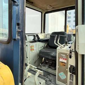 Bulldozer Komatsu D155A sobre orugas usado, excavadora resistente de 22-24 toneladas a la venta, el mejor precio, alto rendimiento, condición confiable - Product Image 6