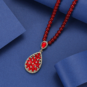 Flower Shape Zinc Alloy Pendant Necklace With Red Crystal Diamond Pave Setting For Fashion Jewelry Accessories - Product Image 3
