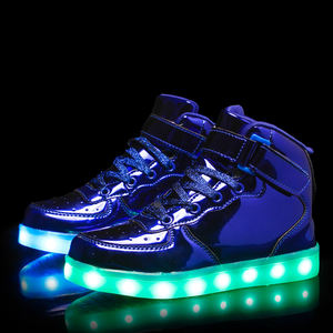 Zapatillas Luminosas con Diseño Personalizado para Niños y Niñas, Zapatos LED con Carga USB, Zapatos de Skate con Luces para Niños - Product Image 6