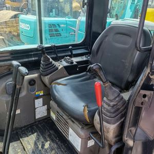 Excavatrice KOBELCO SK135i d'occasion certifiée CE EMC, haute qualité, faible nombre d'heures de fonctionnement, équipée d'une pompe hydraulique Shimadzu - Product Image 4