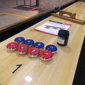 Meja Permainan Shuffleboard Kayu Solid Profesional Berkualitas Tinggi untuk Olahraga Dalam Ruangan dengan Papan Skor Elektronik 9ft/12ft/14ft/16ft - Product Image 6