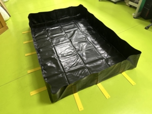 Polietileno reforzado portátil (RPE) 20 'X 20' X 12 ", negro y amarillo, hecho en China, Berma de contención de derrames de petróleo - Product Image 6