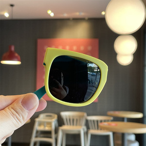 Kids Foldable Polarized <b>Sunglasses</b> Square Frame Portable UV400 Protection Children <b>Sunglasses</b> With Storage Case - Product Image 4