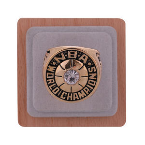 <span class=keywords><strong>NB</strong></span> A Portland <span class=keywords><strong>Trail</strong></span> blazers แหวนแชมป์ unisex อัลลอยฝังทองชุบปรับขนาดได้สำหรับงานแต่งงานงานหมั้นหรือปาร์ตี้ของขวัญ - Product Image 6