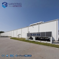 Entrepôt en structure métallique préfabriquée conçu pour le stockage industriel, offrant des solutions de construction durables et économiques