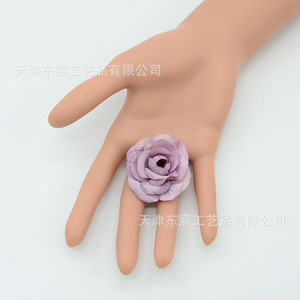 ดอกกุหลาบประดิษฐ์ขนาดเล็กจาก Dongchen Crafts ทำจากผ้าไหม เหมาะสำหรับตกแต่งงานแต่งงาน อุปกรณ์ประกอบฉากถ่ายภาพ งานฝีมือ DIY ตกแต่งบ้าน - Product Image 2