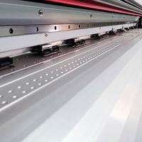 Impresora Automática de Pantalla Roland RF640A Usada en Venta, Resolución de 1440dpi, Tinta Eco-Sol Roland, Color CMYK, Producción de 56.8 m²/h