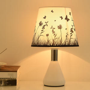 Lámpara de Mesa Minimalista de Estilo Nórdico, Moderna, para Dormitorio, Ideal para Instagram, Lámpara de Noche Femenina, Estilo Retro Americano, Cálida y Romántica - Product Image 4