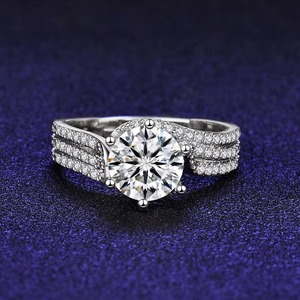 Anillo de Diamantes de Plata 925 de Calidad de Exportación para Uso Diario, Joyería de Oficina y Accesorio para Ocasiones Casuales, Disponible para la Venta - Product Image 1