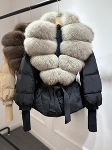 Piumino Janveny Inverno 2025 da Donna con Ampio Collo in Vera Pelliccia di Volpe Naturale, Maniche in Maglia e Vestibilità Ampia e Casual in Piuma d'Oca Bianca - Product Image 3