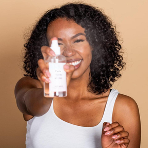 Tonique <span class=keywords><strong>visage</strong></span> en spray naturel 100 ml en marque propre, acide hyaluronique, <span class=keywords><strong>eau</strong></span> <span class=keywords><strong>de</strong></span> <span class=keywords><strong>rose</strong></span>, contrôle <span class=keywords><strong>de</strong></span> l'huile, resserrement des pores, brume faciale pour le soin du corps - Product Image 2