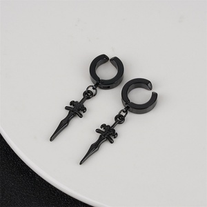 Pendientes de Aro Hipoalergénicos que No se Deslustran, con Colgante de Espada de Acero Inoxidable Estilo Hip Hop, Tipo Clip - Product Image 5