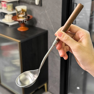 Ensemble d'ustensiles de cuisine Shiny-Jh en acier inoxydable 304 avec manche en noyer, spatule, louche à soupe, antiadhésif, 5 pièces - Product Image 3