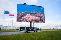 P4 Signalisation numérique Panneau d'affichage électrique LED Affichage Mobile Trailer Drive Open Sign Publicité pour véhicule Roue graphique