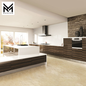 <span class=keywords><strong>Cocina</strong></span> Italiana Moderna Personalizada de Alto Brillo con Gabinetes Modulares en Contraste Blanco y Negro con Isla y Electrodomésticos Integrados - Product Image 5