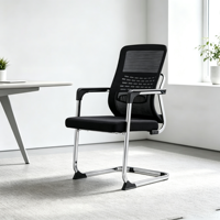 Chaise de conférence ergonomique peu encombrante avec dossier en maille, dossier en grille plastique et pieds en acier renforcé, vente en gros