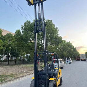 Carretilla elevadora usada Komatsu FD30 de alta calidad con 3 toneladas original importada de Japón en 2023 - Product Image 2