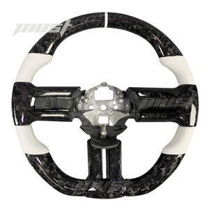 Volante de Fibra de Carbono Forjado Personalizado para <span class=keywords><strong>Ford</strong></span> <span class=keywords><strong>Mustang</strong></span> S197 <span class=keywords><strong>2005</strong></span>-2014 GT Premium Coupé Convertible 500KR <span class=keywords><strong>Shelby</strong></span> Super Snake - Product Image 1