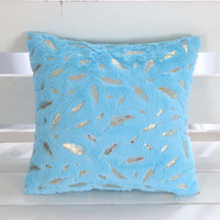 Housse de coussin et oreiller décoratif en peluche à poils longs, série Feuille, estampée or, garnissage en coton PP, amovible et lavable, style carré américain