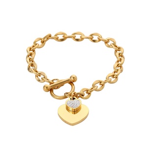 Bijoux en acier inoxydable plaqué or 18 carats Bracelet à breloques avec boucle en forme de cœur pour femme Bracelets manchette avec pendentif en forme de cœur - Product Image 1