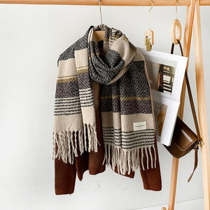 クリスマス赤の長いチェック柄スカーフ & ショール100% アクリル冬スカーフ女性 & 男性用高級お祝いカップルギフトタッセル付き - Product Image 5