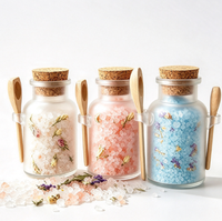 Sel de Bain Énergisant Brineblum, Sel d'Epsom Naturel Mélangé à des Fleurs Séchées dans un Pot en Verre Dépoli avec Cuillère en Bois pour Spa à Domicile