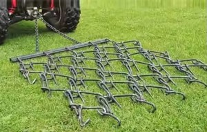 Grada de eslabones de cadena flexible con barra de tracción para tractor de jardín y suavizado de campo - Product Image 4