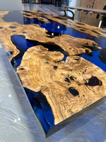 Tables de salle à manger populaires en bois de noyer massif avec design spécial en résine époxy effet rivière