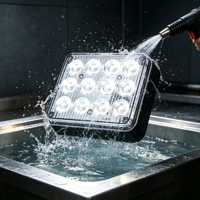 Feu de signalisation d'urgence clignotant à LED carré 24W, rechargeable, avec fixation magnétique, aspect polycarbonate