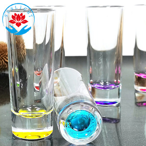 Fábrica al por mayor 65ML (2,5 OZ) Vasos de chupito rociados de fondo grueso para <span class=keywords><strong>Vodka</strong></span> Vasos de chupito coloridos Vaso de chupito de arco iris - Product Image 4
