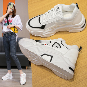 รองเท้าผ้าใบสีขาวสไตล์เกาหลีสำหรับผู้หญิง รุ่น New Spring Leisure Sports Joker - Product Image 3