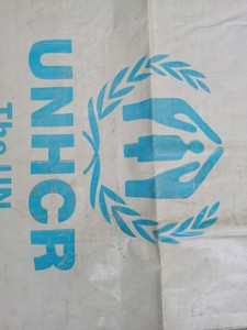 Grande <span class=keywords><strong>bâche</strong></span> en PE <span class=keywords><strong>de</strong></span> taille UNHCR, robuste et imperméable, avec œillets <span class=keywords><strong>de</strong></span> fixation pour les débris <span class=keywords><strong>de</strong></span> chantier - Product Image 5