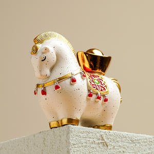 भाग्य लाने वाला फेंग शुई राल घोड़े की लाक्षणिक कार्टून पशु मूर्तिकला आभूषण - Product Image 4